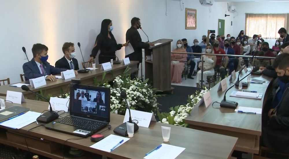 Posse de vereadores em Mariz&oacute;polis, no Sert&atilde;o da Para&iacute;ba &mdash; Foto: Beto Silva/TV Para&iacute;ba