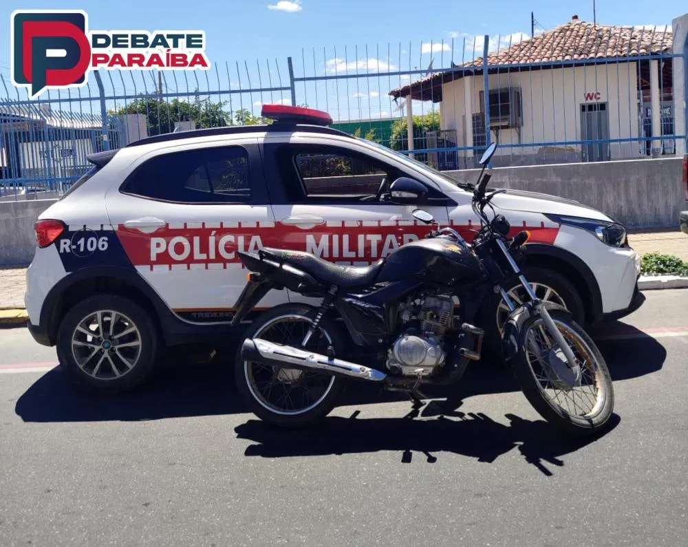 Policiais militares da 5ª CPRV/BPTran apreendem motocicleta adulterada, em fiscalização realizada na cidade de São Domingos