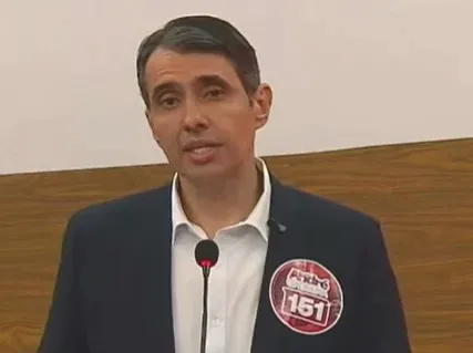 André afirmou que o combate à corrupção é uma das prioridades de sua campanha e perguntou a João qual seria seu posicionamento diante de políticos envolvidos nesse tipo de situação. (Foto: Reprodução).
