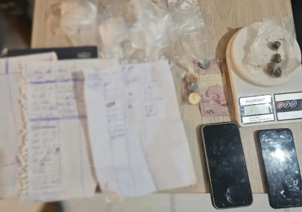 Polícia Militar prende indivíduo com drogas e balança de precisão, após denúncia no município de Uiraúna
