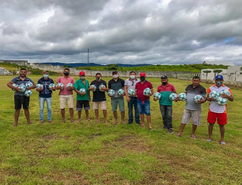 Também foram debatidas propostas e ideias no intuito de melhorar e aperfeiçoar o futebol amador municipal. (Foto: Divulgação).