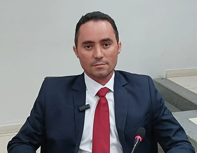 Vereador Márcio das Bancas cobra conclusão de obras de saneamento e drenagem no Jardim Sorrilândia II, em Sousa