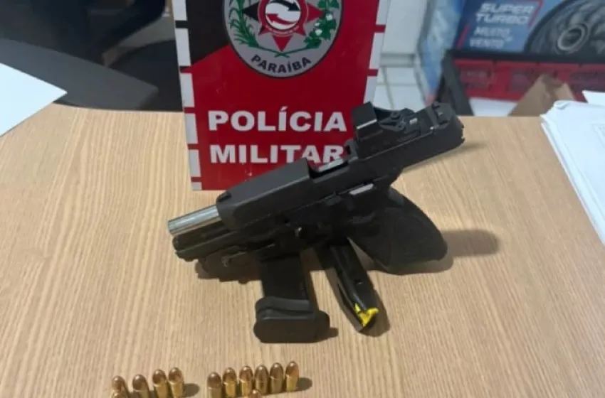 Dupla é interceptada em Amarok e acaba presa com pistola e munições em Sousa