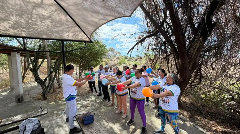 Em Sousa, CRAS I encerra Setembro Amarelo com passeio de idosos ao Vale dos Dinossauros