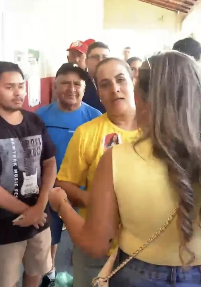 Segundo relatos, ao ser confrontada, a parlamentar reagiu desferindo um tapa contra o número dois do Executivo municipal. (Foto: Reprodução).