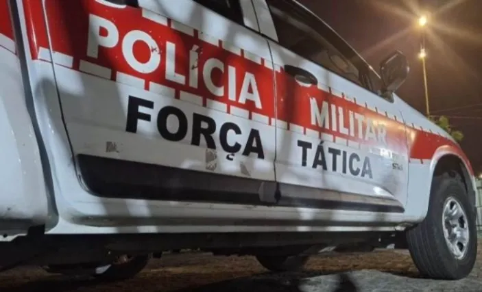 Após o crime praticado, os suspeitos trancaram as vítimas no escritório e em seguida foragiram com destino ignorado (Foto: Reprodução)