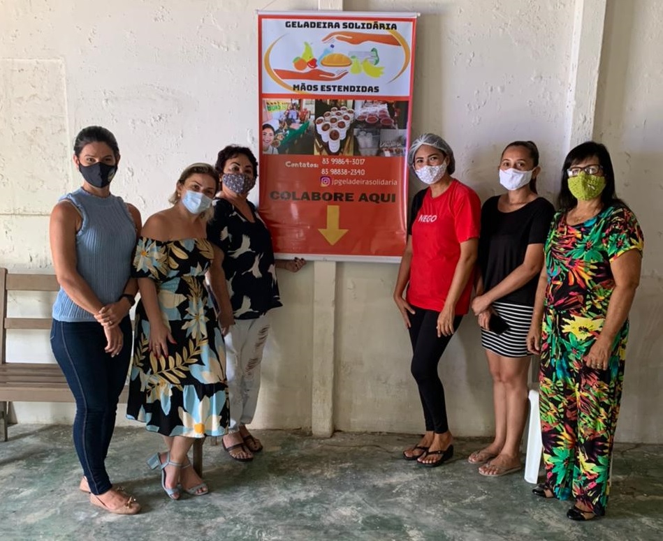 De acordo com os idealizadores do projeto, na primeira remessa do Sopão Solidário, foram distribuídas mais de 300 marmitas de sopa na comunidade. (Foto: Reprodução).