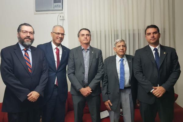 Presidente eleito, Jair Bolsonaro, se reúne novamente com o embaixador de Israel. Foto: Reprodução