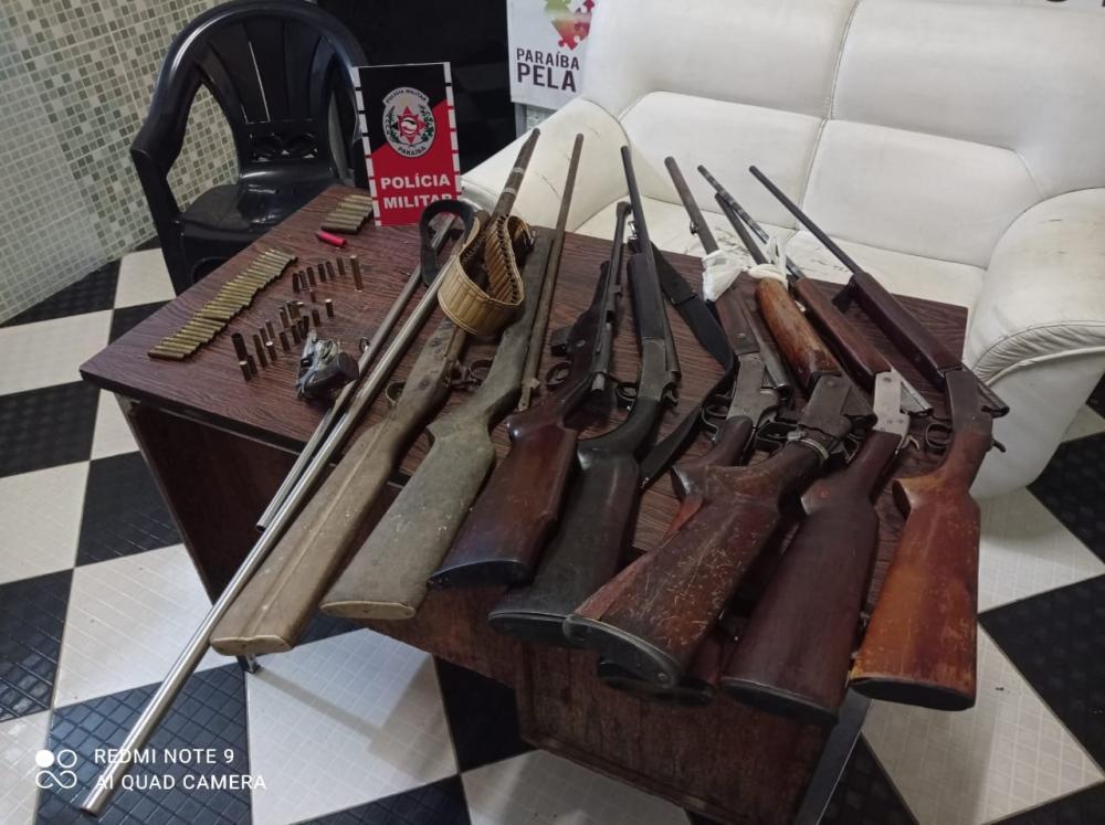 O acusado foi conduzido à Delegacia de Polícia Civil para ser autuado em flagrante delito (Foto: Divulgação PMPB)