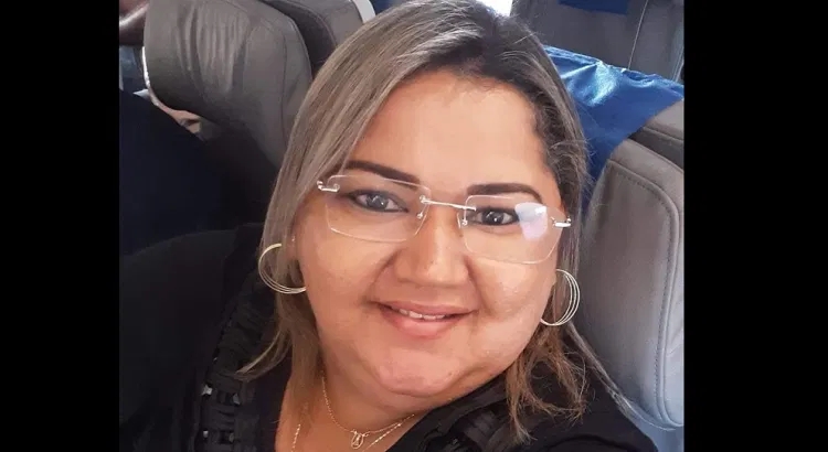 Fabiana era vendedora, tinha 44 anos e sofria com um câncer há alguns anos (Foto: Redes Sociais)