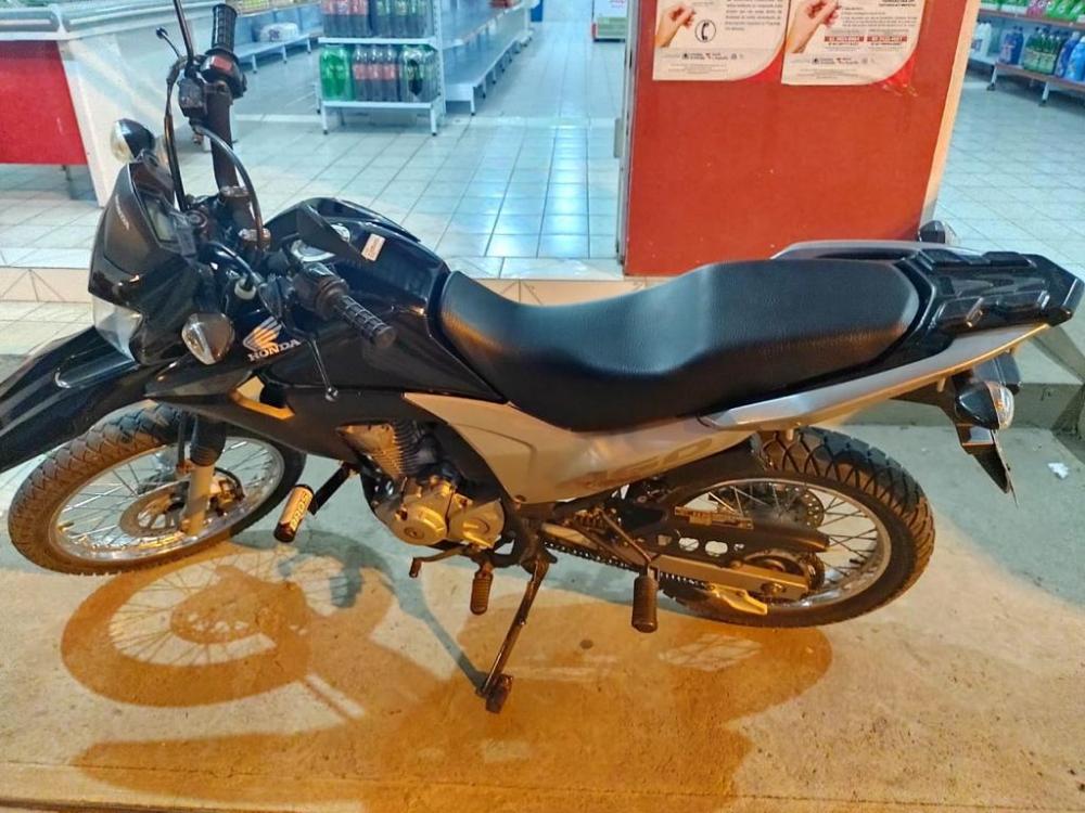 O SAMU foi acionado para prestar socorro e em seguida encaminhou Carlos Lacerda ao Hospital Regional de Sousa para receber o atendimento médico (Foto: Reprodução)