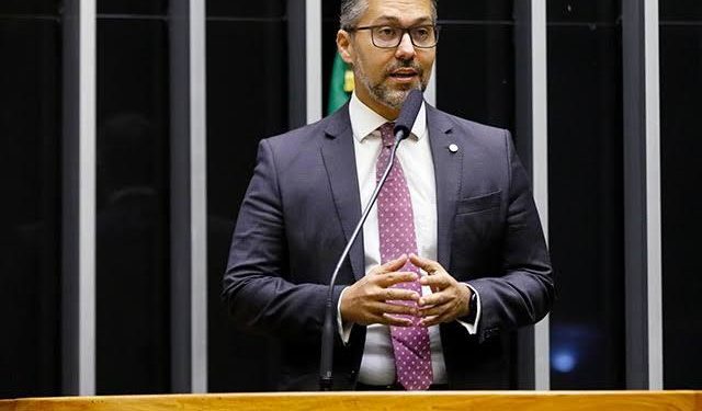 Um projeto semelhante já está em vigor no Estado Americano de Illinois e foi implantado pelo Governador, J.B Pritzker. (Foto: Reprodução).