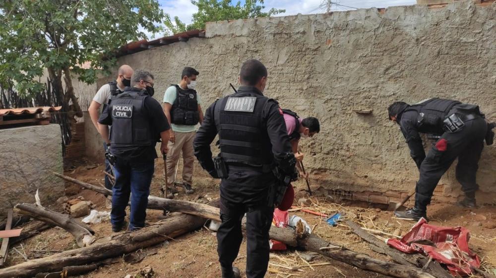 Todo procedimento policial foi formalizado na Delegacia de Homicídios e Entorpecentes na cidade de Patos (Foto: Divulgação PMPB)