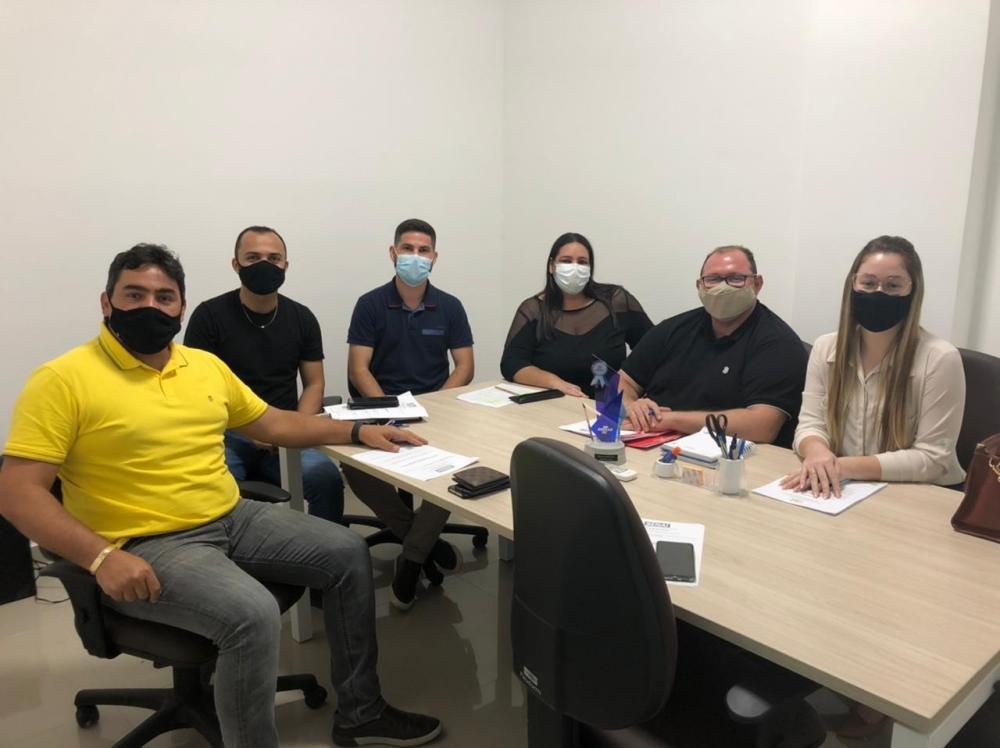 Encontro entre membros da Prefeitura de Marizópolis e líderes das empresas do Sistema S (Foto: Divulgação)
