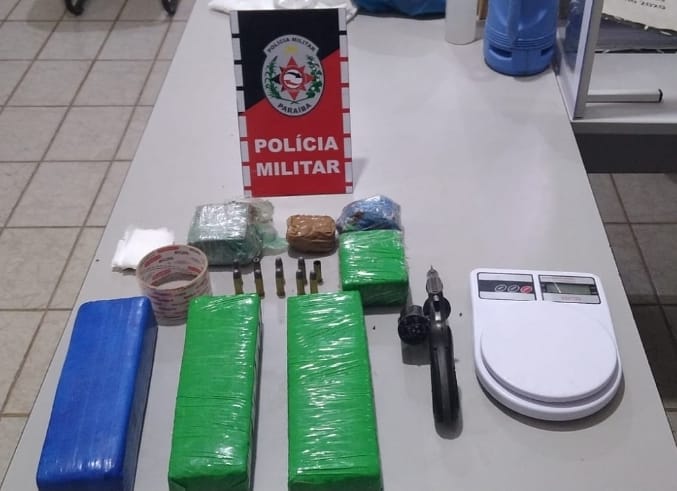 A Polícia Militar conduziu o casal com o material apreendido, à Delegacia da Polícia Civil de Catolé do Rocha, para serem adotadas as medidas cabíveis (Foto: Divulgação PMPB)