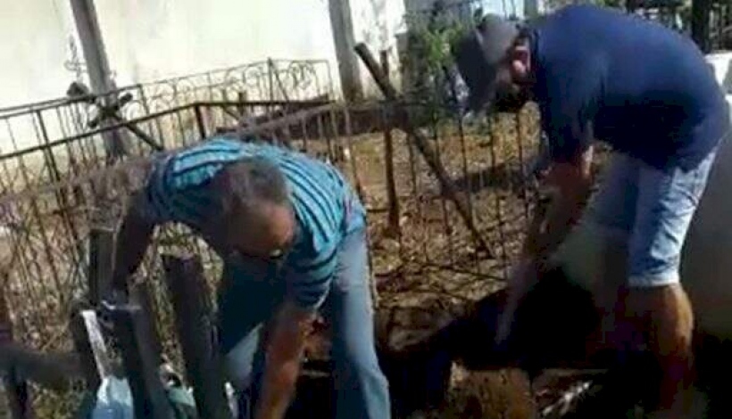 Sem coveiro em cemitério, família tem que enterrar parente que morreu de Covid-19, no Alto Sertão da Paraíba