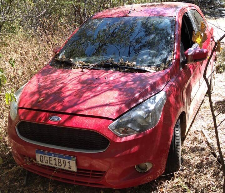 O veículo foi rebocado à delegacia de Polícia Civil de Catolé do Rocha para serem adotadas as medidas cabíveis (Foto: Divulgação PMPB)
