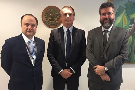 Bolsonaro publicou foto ao lado de Vilalva e Araújo. Reprodução -Twitter