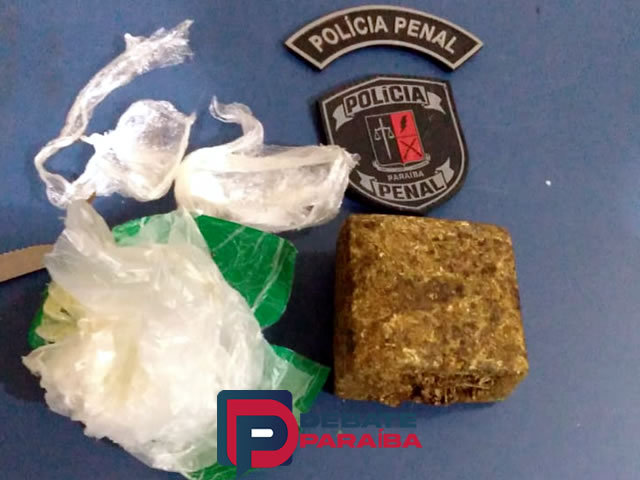 Vídeo: Policiais penais apreendem droga que seria arremessada por drone no Presídio Padrão de Patos