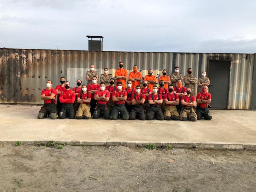 Ao longo do curso os alunos puderam desenvolver, através de instruções práticas e teóricas, diversas atividades no que se refere ao combate em espaço confinado (Foto: Divulgação CBMPB)