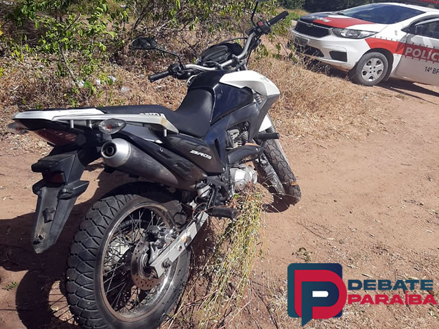 A motoneta foi rebocada à delegacia de Polícia Civil para serem adotados os procedimentos pertinentes ao caso (Foto: Reprodução)