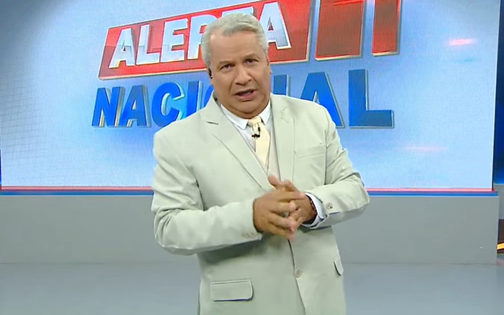 Sikêra Jr. no Alerta Nacional desta quinta-feira (1º); telejornal da RedeTV! perdeu anunciantes. (Foto: Reprodução)