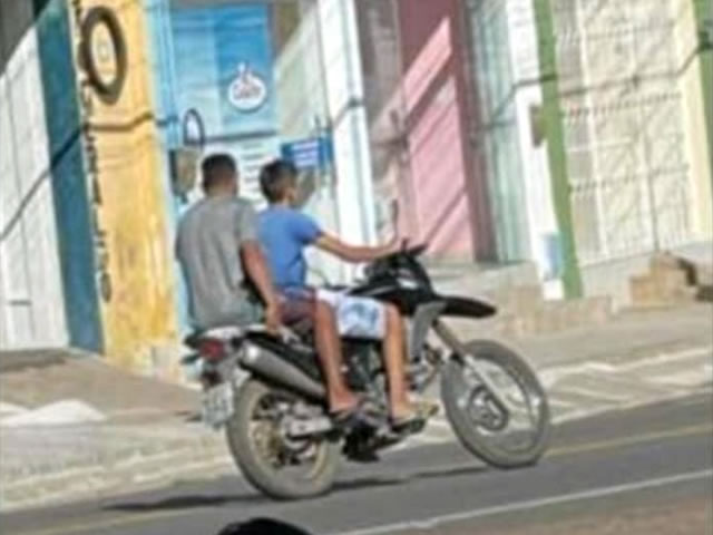 A Polícia Militar ao ter conhecimento do delito realizou diligências por toda a região, porém os suspeitos e a motocicleta não foram encontrados (Foto: Reprodução)