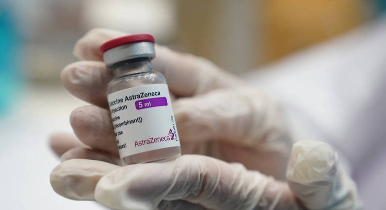 Segundo a Folha de São Paulo, doses vencidas de Astrazeneca foram aplicadas em mais de 1.500 municípios brasileiros (Foto: R7)