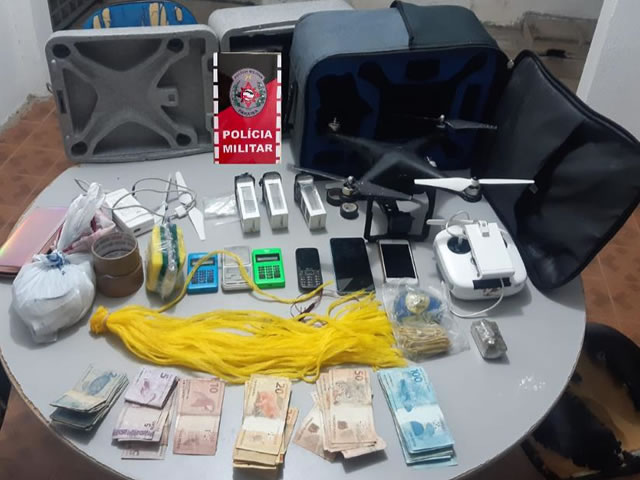 Todo o material apreendido, a jovem e o homem foram encaminhados à Central de Polícia Civil para serem adotados os procedimentos que necessita o caso (Foto: Divulgação PMPB)