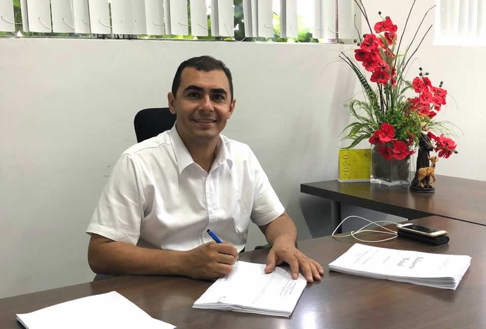 Ex-prefeito de Uiraúna é acusado de falsificar documento sobre a Operação Pés de Barro