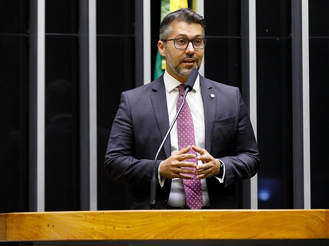 Leonardo Gadelha é deputado federal pelo PSC da Paraíba. (Foto: Reprodução).