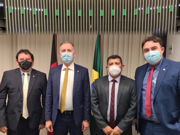 Marcos do Riacho do Meio retornou de Brasília depois de reunir com parlamentares para liberação de recursos para a cidade (Foto: cajazeiras.pb.gov.br)