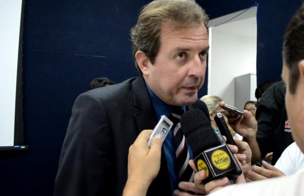Tyrone quer dá aumento a comissionados. (Foto: ReporterPB). 