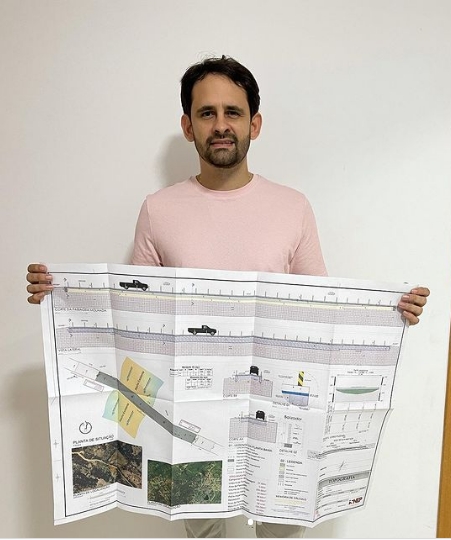 Prefeito Athaíde Gonçalves divulgando mais uma obra em parceria com o deputado federal Efraim Filho (Foto: Redes Sociais)