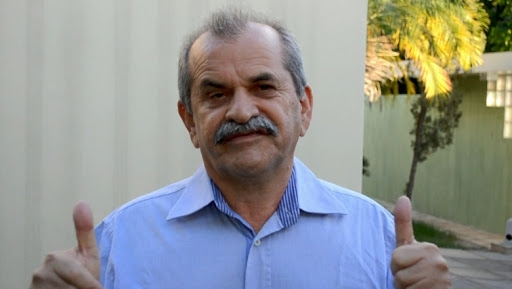O Ex-Prefeito de Uiraúna foi afastado do cargo no dia 21 de dezembro de 2021 depois de ser preso pela Polícia Federal na Operação “Pés de Barro” com R$ 25 mil na cueca (Foto: Redes Sociais)