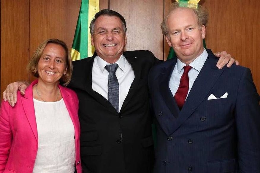 Bolsonaro tirou foto com líderes da extrema-direita alemã (Foto: Redes Sociais)
