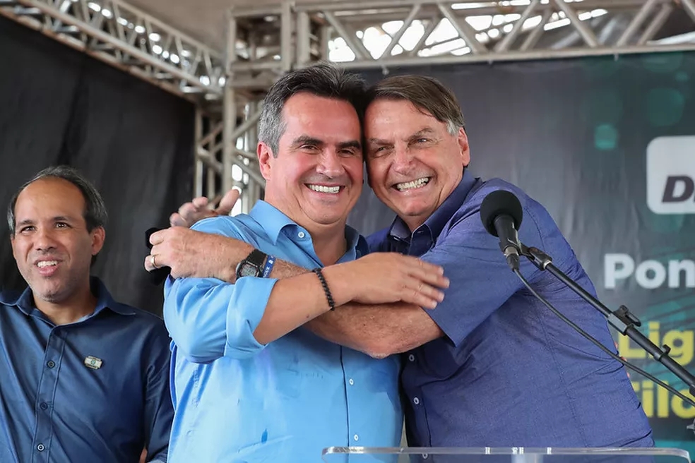 Ciro Nogueira e Bolsonaro, em cerimônia no Piauí, em 20 de maio de 2021. — Foto: Isac Nóbrega/PR