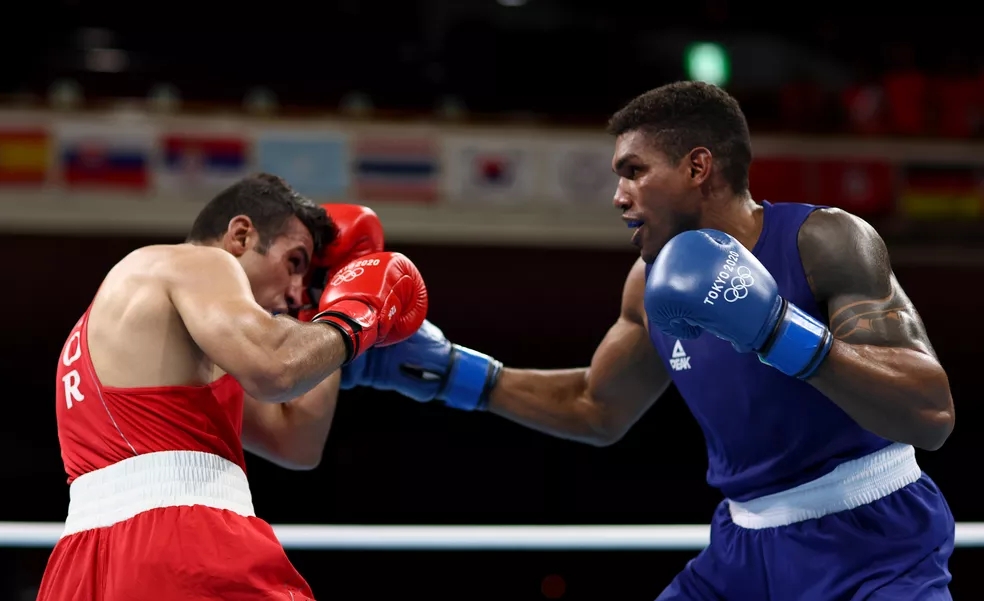 Abner Teixeira vai à semi no boxe e garante medalha nas Olimpíadas de Tóquio — Foto: Buda Mendes/Getty Images