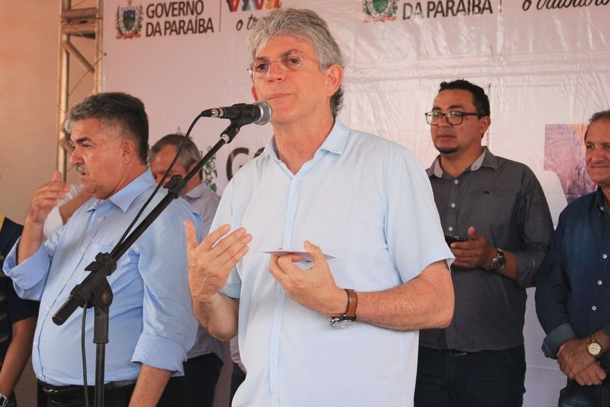 As lideranças partidárias se mostraram contra a filiação do governo ao partido (Foto: Walla Santos)