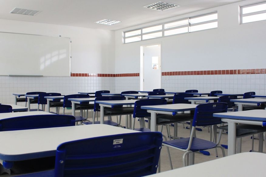Aulas da rede pública estadual serão híbridas a partir de setembro, afirma secretário