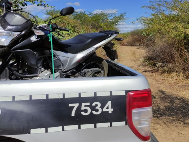 A moto recuperada foi levada à delegacia de Polícia Civil para serem adotados os procedimentos que necessita ao caso (Foto: Reprodução)