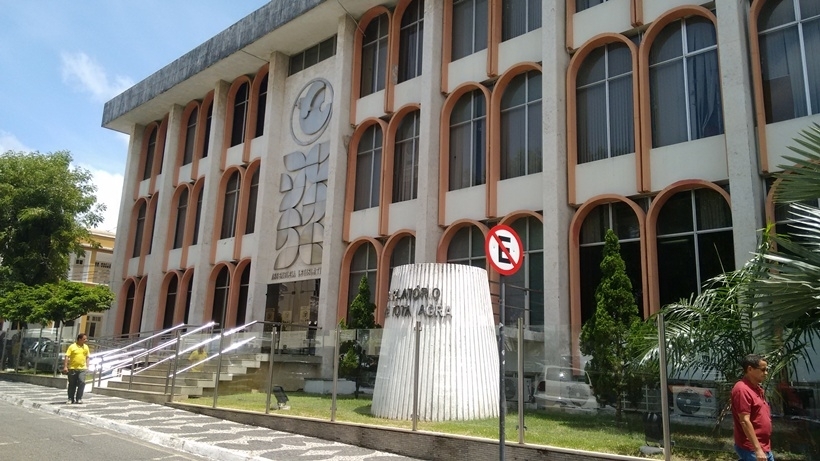 Os deputados votaram sobre a implantação do modelo híbrido para as sessões legislativas em sua primeira votação pós-recesso (Foto: Diário PB)