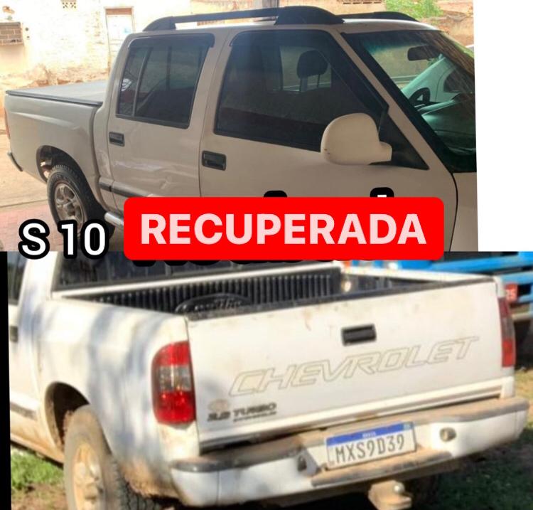 A caminhonete foi levada à delegacia de Polícia Civil e posteriormente foi devolvida ao proprietário legítimo (Foto: Reprodução)