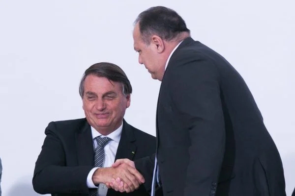 Bolsonaro e Pazuello (Foto: Metrópoles)