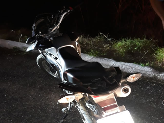 A moto e os celulares recuperados foram levados à delegacia de Polícia Civil para serem adotadas as medidas que necessita o caso (Foto: Reprodução)