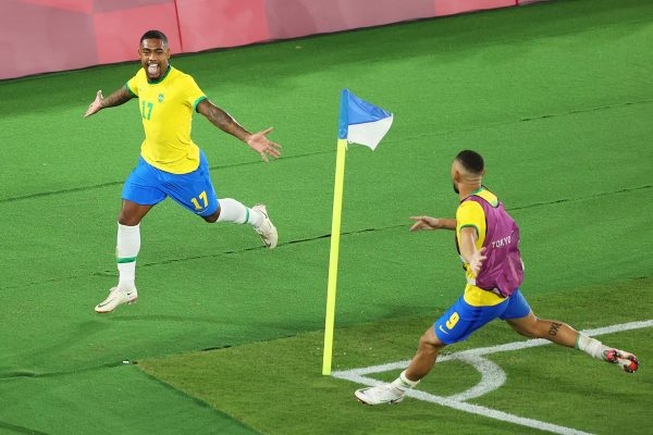 Depois de superar o recorde de medalhas em uma mesma edição olímpica e confirmar 21 conquistas, o Brasil igualou o número de títulos (Foto retirada do Estadão Conteúdo)