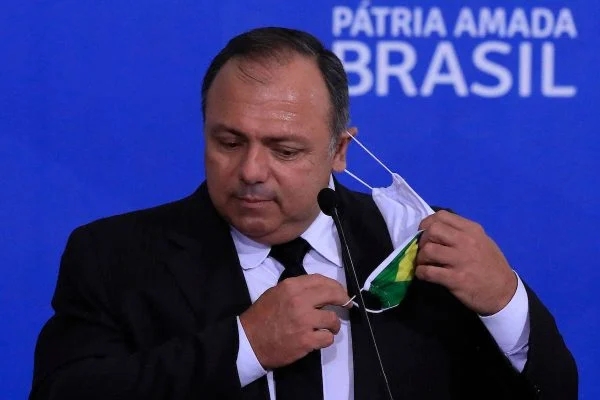 Stephanie (primogênita), David e Raquel (filhos da irmã do ex-ministro) levaram, juntos, R$ 10 mil do benefício criado para vulneráveis (Foto: Metrópoles)