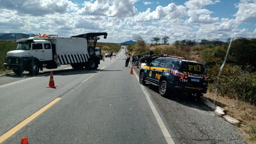 Agentes da Polícia Rodoviária Federal foram acionados e adotaram os procedimentos necessários a ocorrência (Foto: Reprodução)