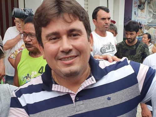 Pré-candidato a prefeito de Sousa, Hélder Carvalho, responde a matéria do Debate Paraíba e ataca oposição 