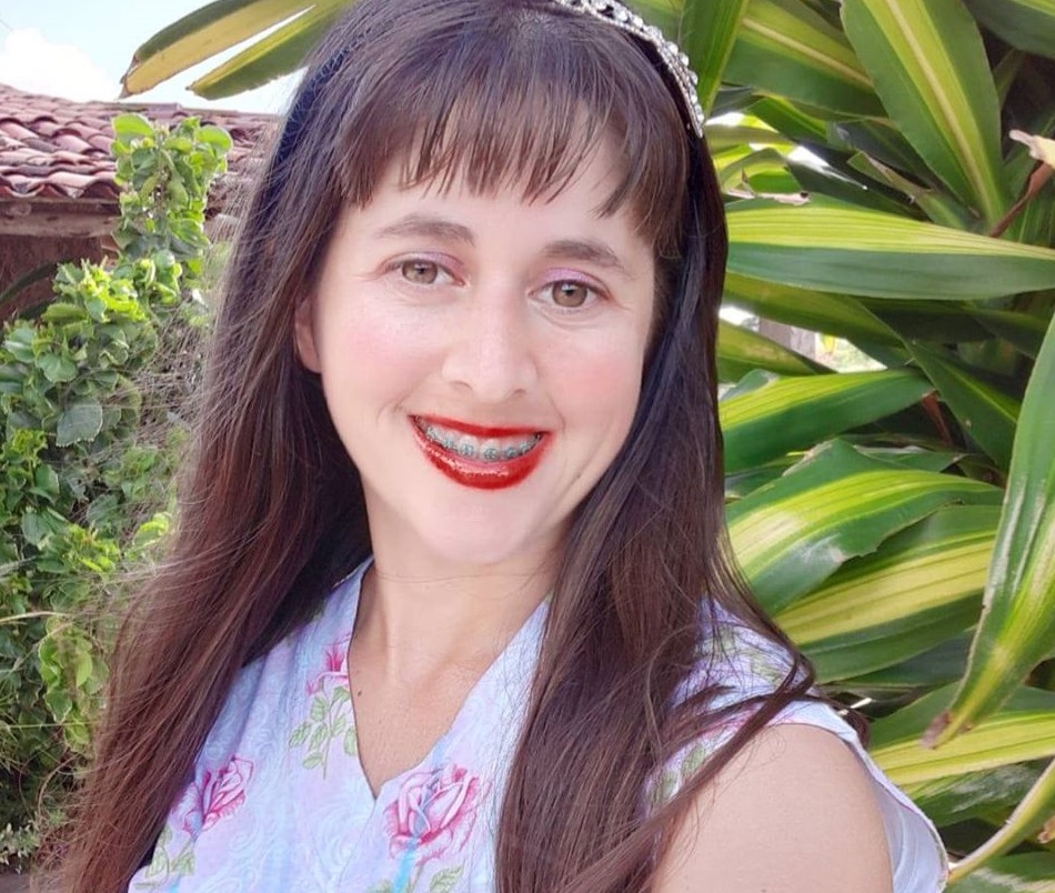 Iara Castro, afirma que é filha de Fábio Tyrone. (Foto: Reprodução do facebook).